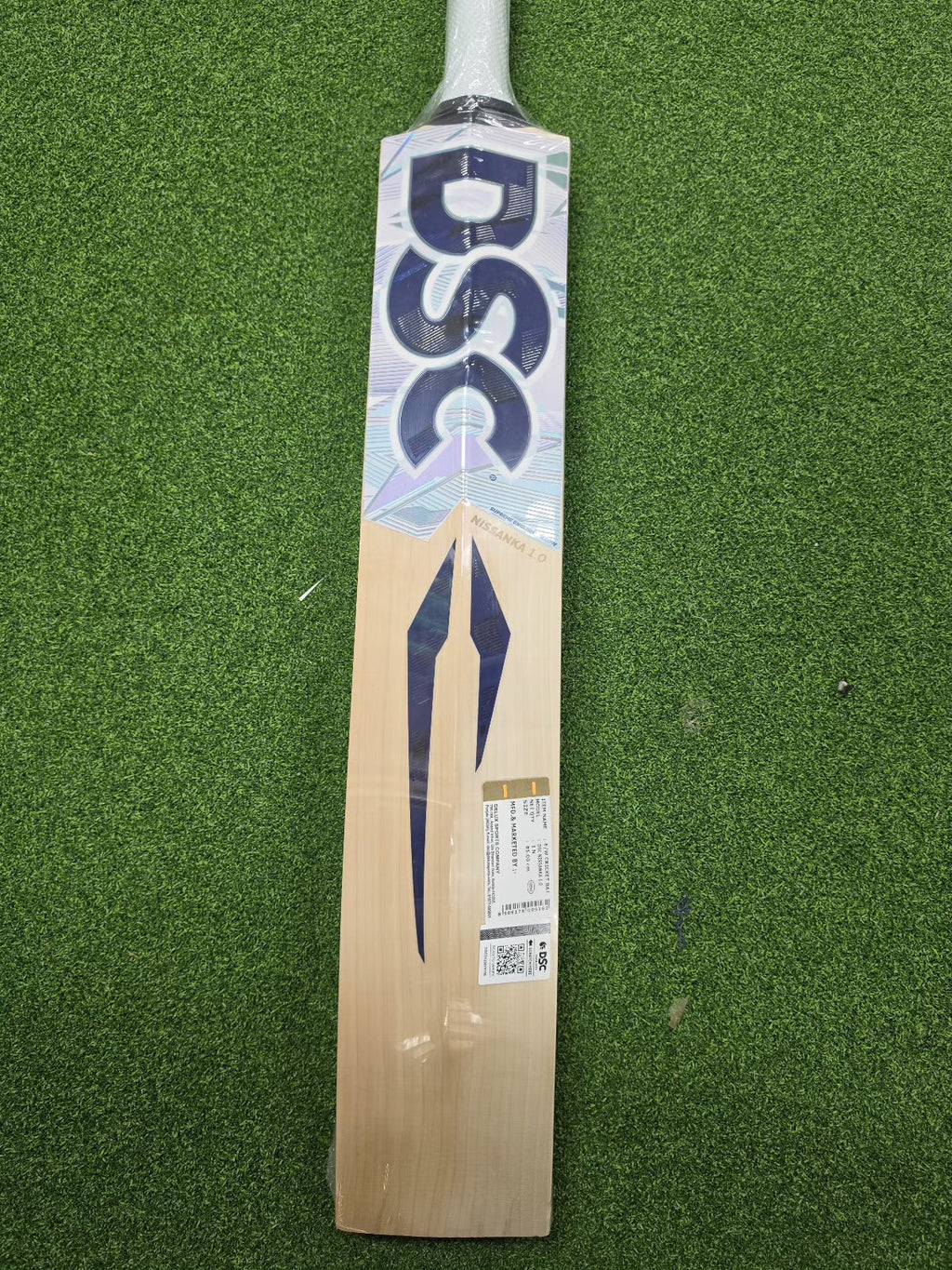 DSC Nissanka 1 0 English Willow Cricket Bat - Short Handle (SH) - Side View
