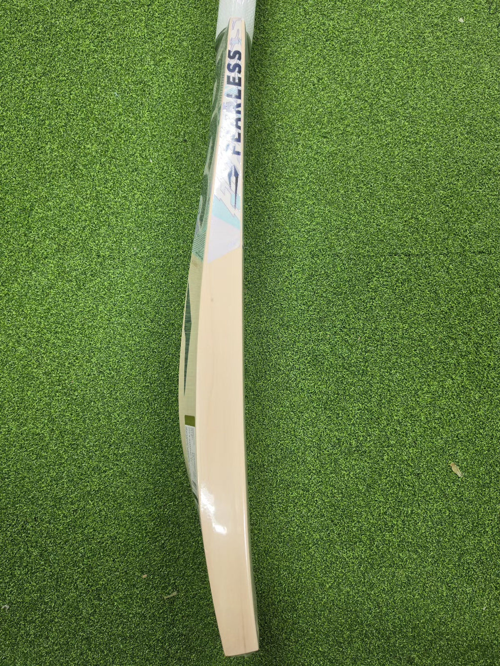 DSC Nissanka 2 0 English Willow Cricket Bat - Short Handle (SH) - Side View