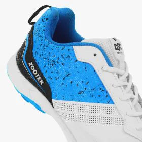 DSC Zooter cricket shoe – close-up of blue upper, laces and lining