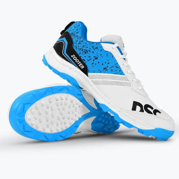 DSC Zooter cricket shoes – side profile and blue-and-white sole