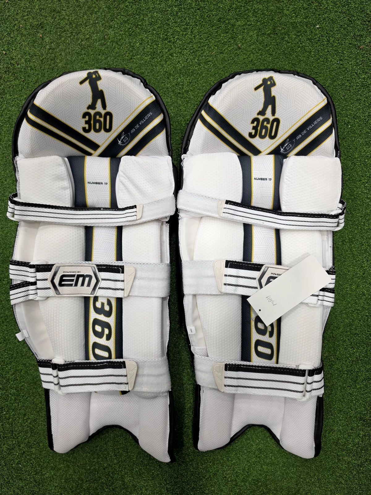 EM 360 No 17 premium black adult cricket batting pads for leg protection on Alberta.